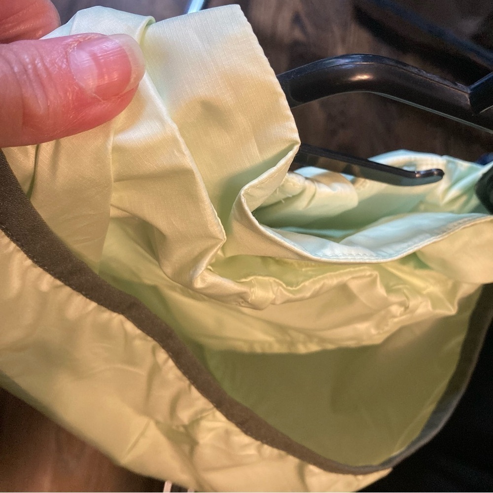 Light Green Hooded Jacket - Picture 4 of 10